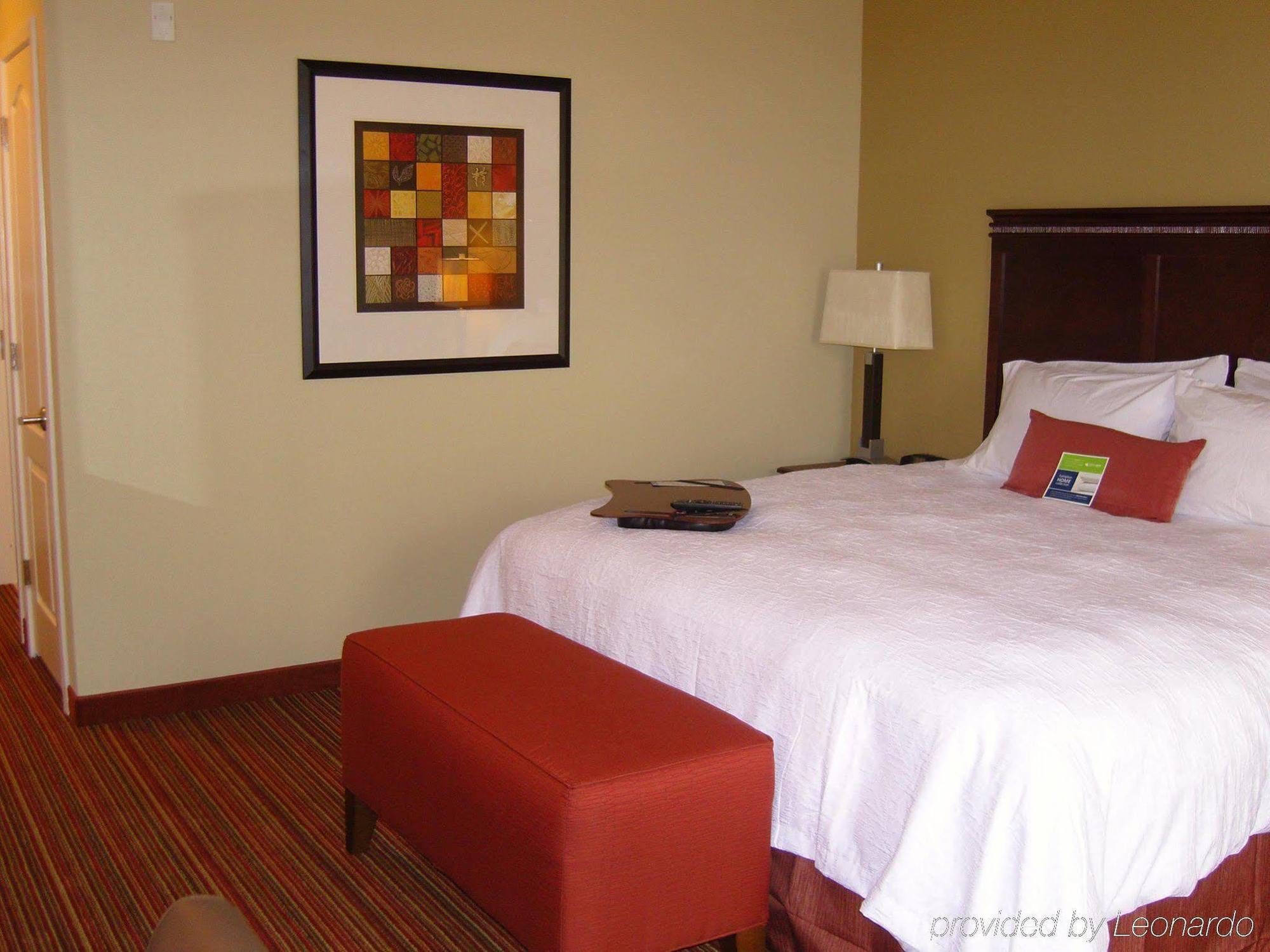 Hampton Inn Covington Quarto foto